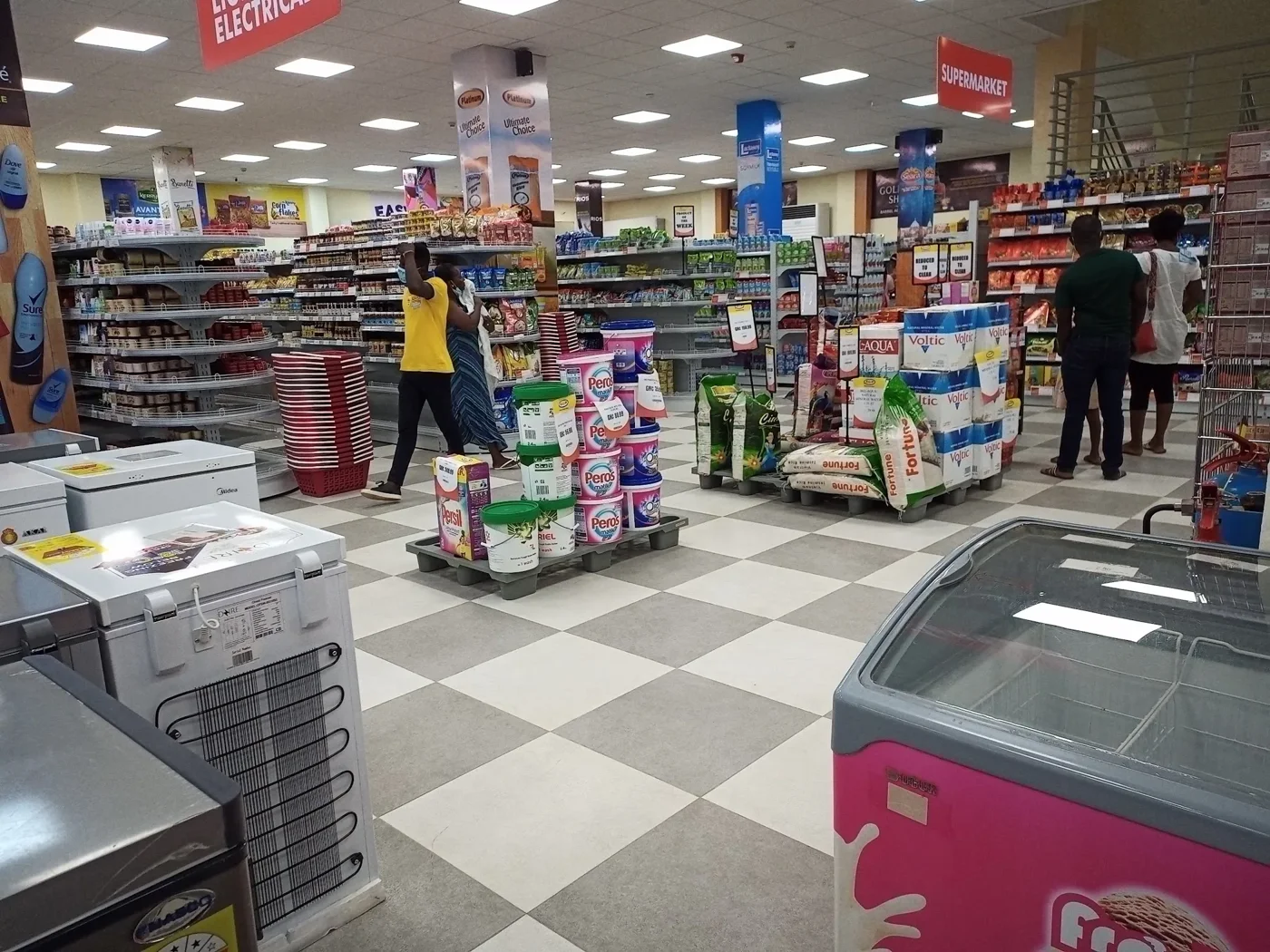 Store interior identified as Melcom Amasaman by TortoisePath; capture date is unconfirmed.